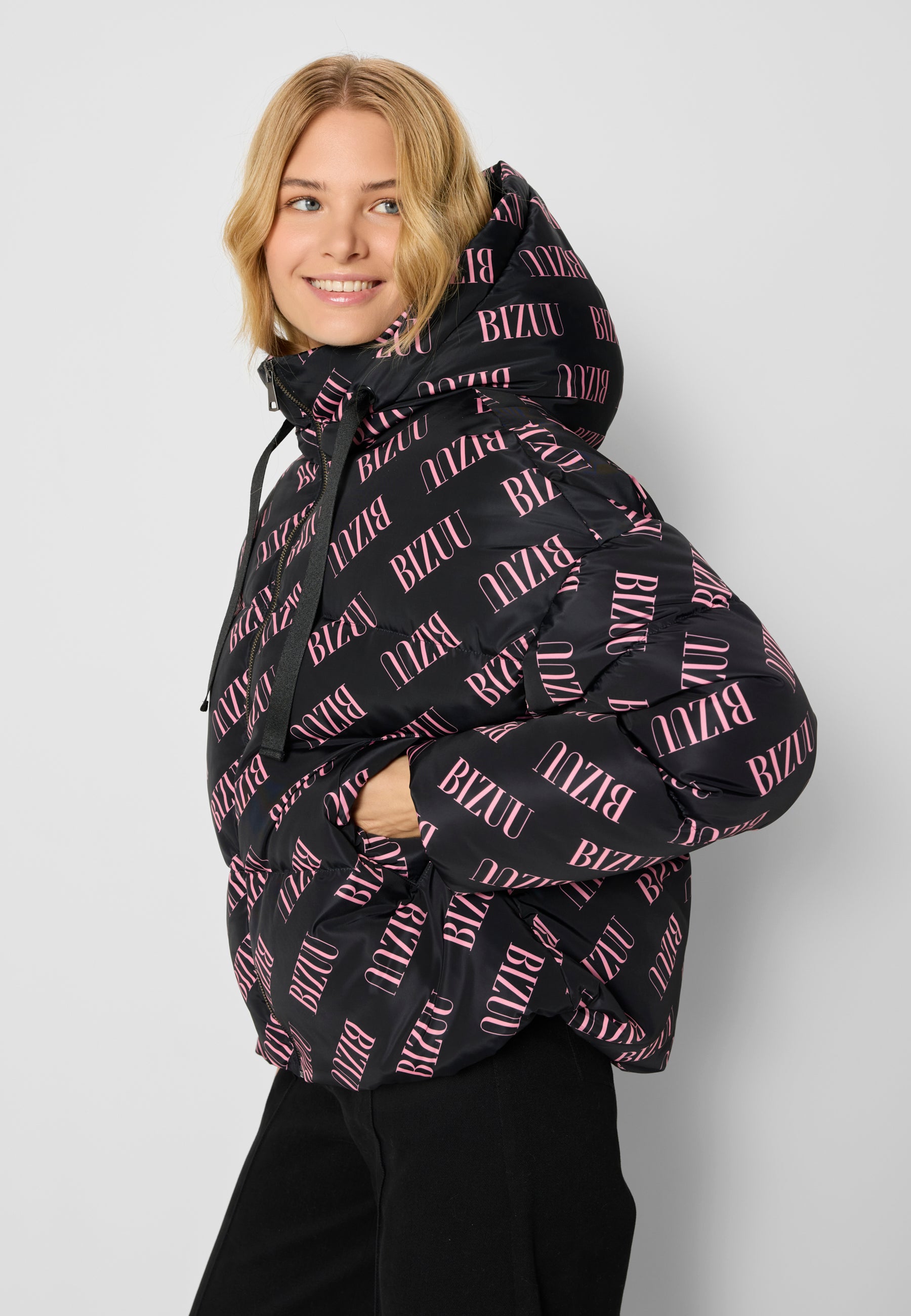 Puffer jacket in a unique print SEUL black – Bizuu