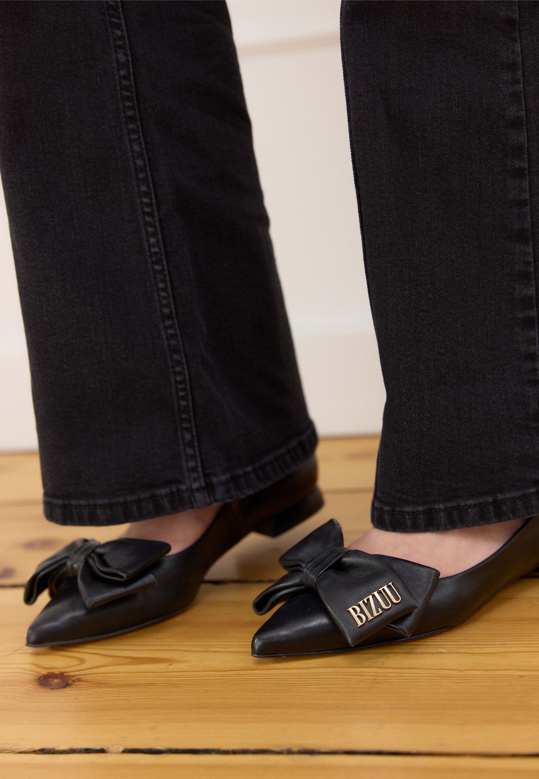 Women's leather ballerinas with bow LAVIE – Bizuu