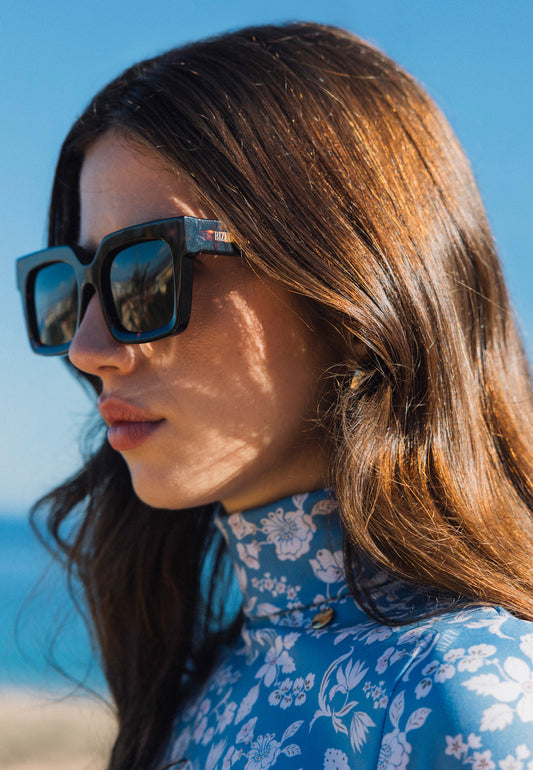 Sunglasses with a tortoiseshell frame AVOLA