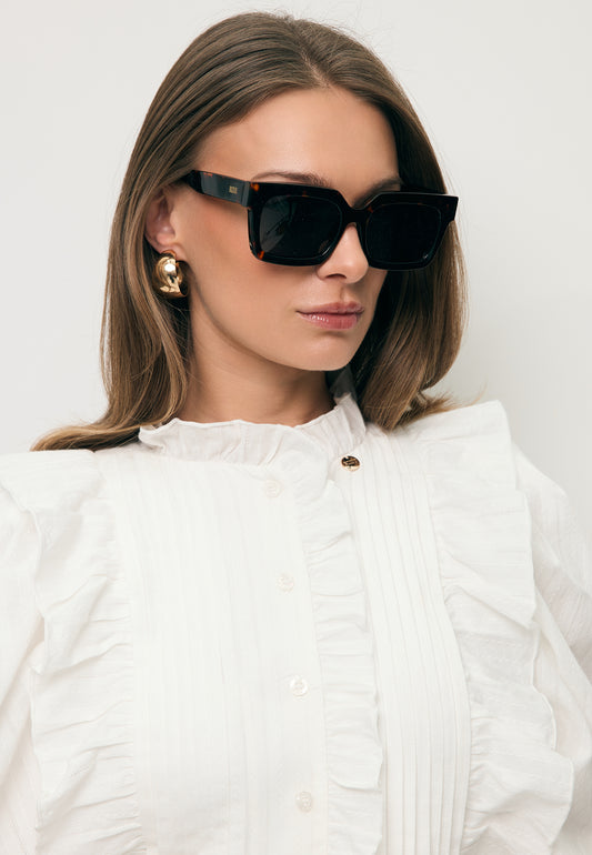 Sunglasses with a tortoiseshell frame AVOLA