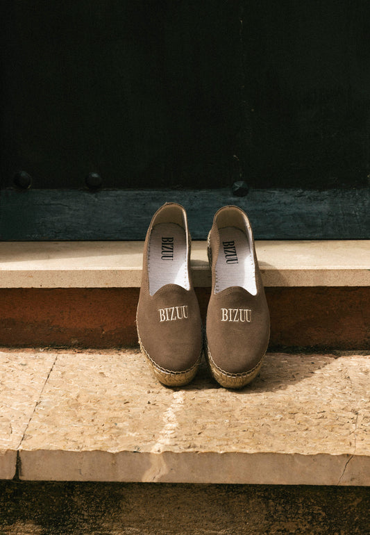 Espadrilles in taupe color AYLA at 45° on a gray background.