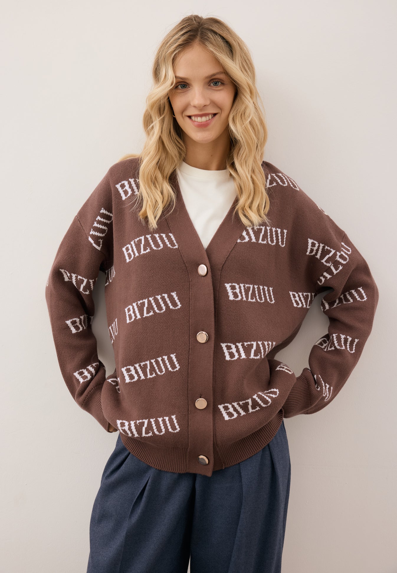 Brown oversize button-down cardigan KYLE – Bizuu