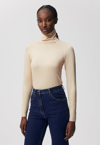 OWAKA beige close-fitting turtleneck