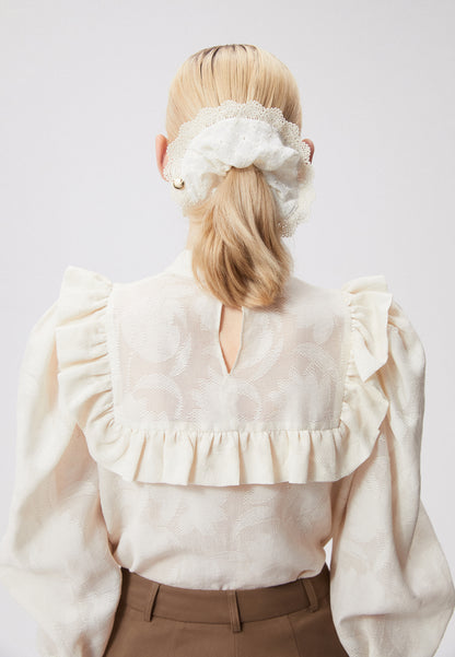 Shirt with ruffles and long cuff ETESIA cream