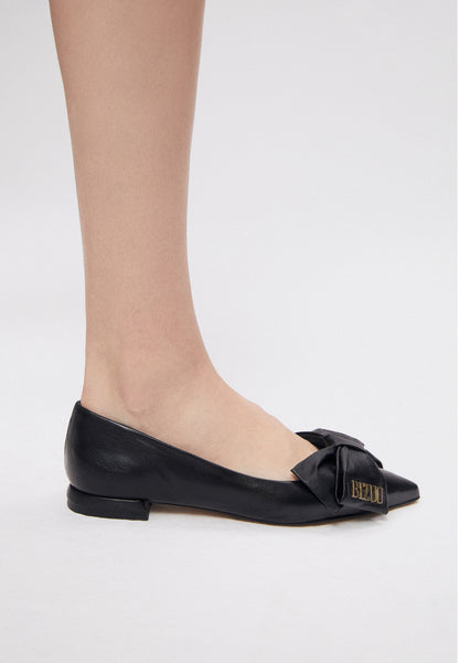 Leather ballet flats with a bow and logo LAVIE black