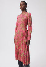 Load image into Gallery viewer, Midi dress with pleated bottom and floral print NYLA pink
