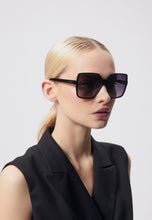 Load image into Gallery viewer, TANYA sunglasses black
