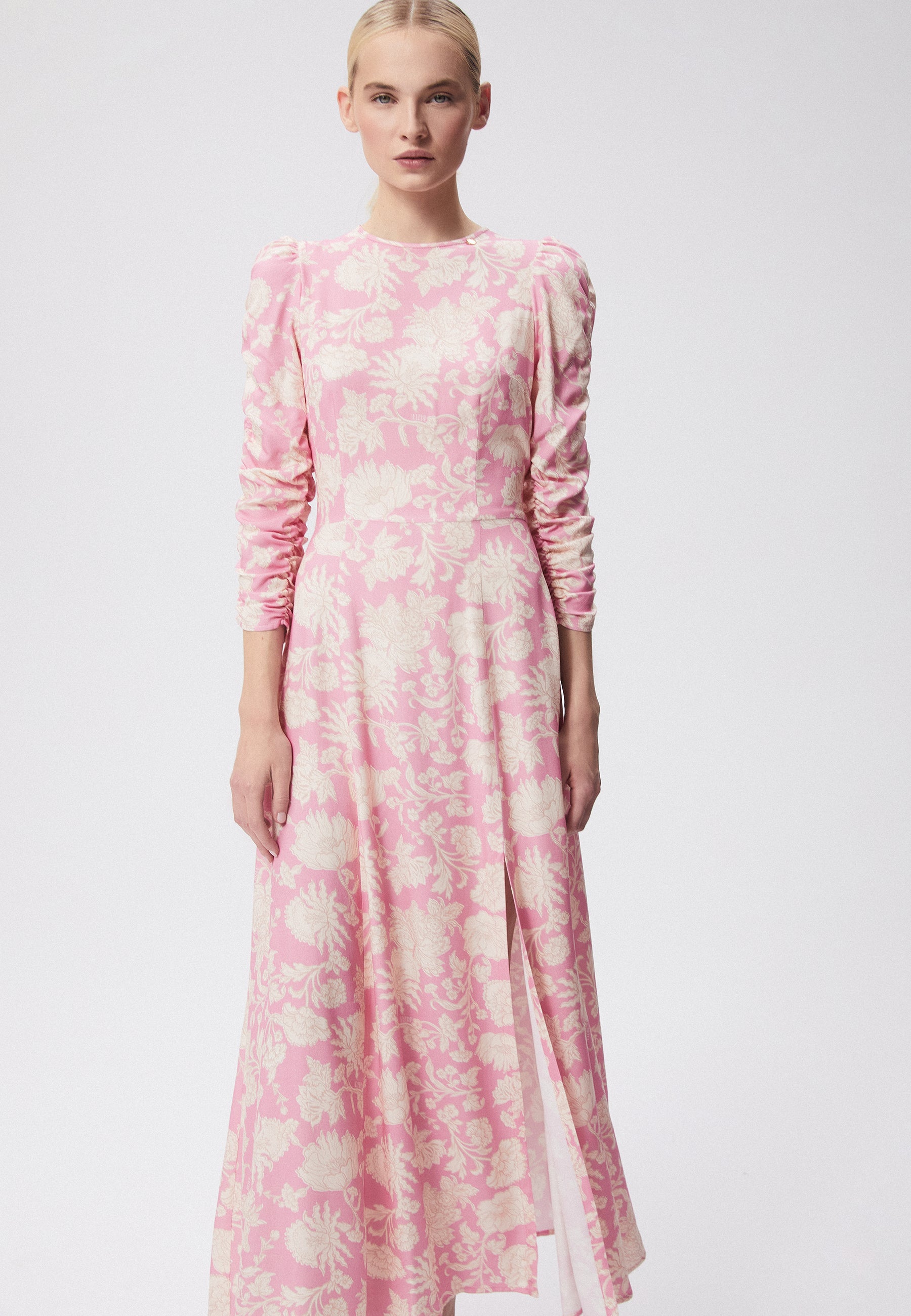 Maxi dress in floral print CALANA pink