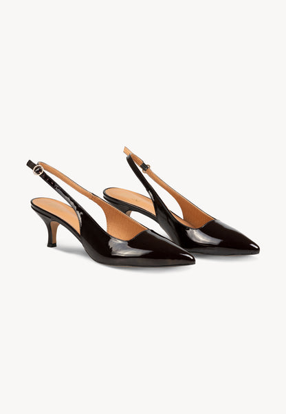 Pointed-toe pumps in patent leather SYLVIE burgundy