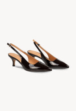Load image into Gallery viewer, Pointed-toe pumps in patent leather SYLVIE burgundy
