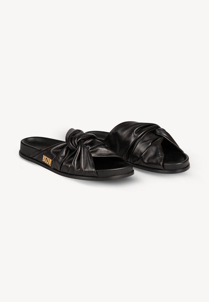 Leather slippers with decorative intertwining LYNN black