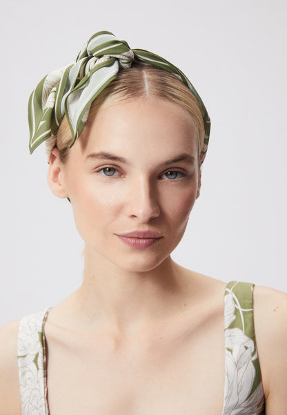 Cotton scarf in original floral print, LUHMRA in green
