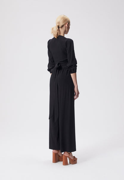 A short wrap blouse with a tie at the waist MUNNIOR black