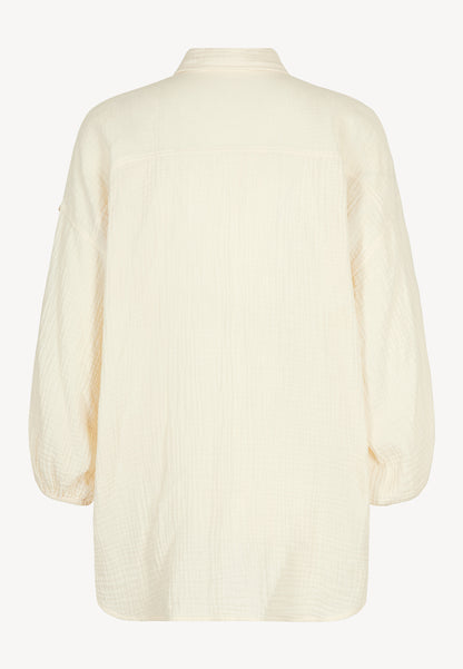 An oversized muslin shirt with a dropped shoulder line FOGO cream