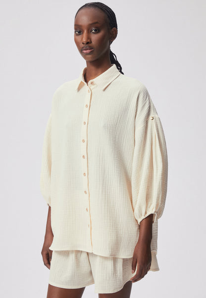 An oversized muslin shirt with a dropped shoulder line FOGO cream