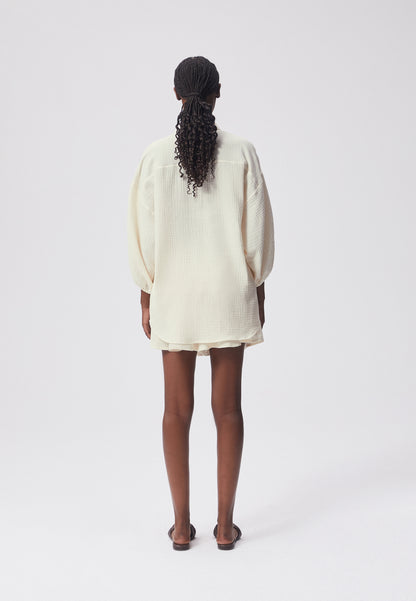 An oversized muslin shirt with a dropped shoulder line FOGO cream