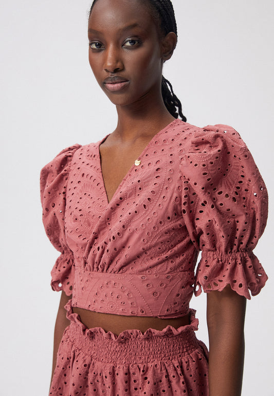 A short women's top with a V-neck and broderie anglaise PALAU pink