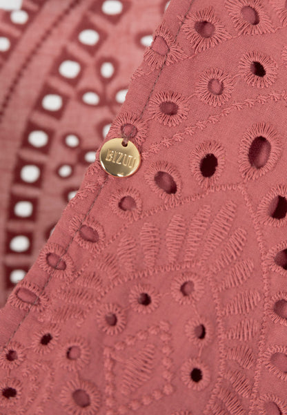 A short women's top with a V-neck and broderie anglaise PALAU pink