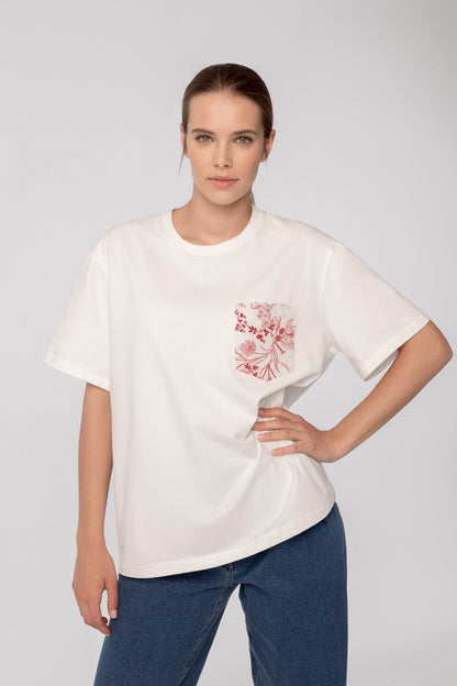 T-shirt oversize with floral pocket POCKET cream