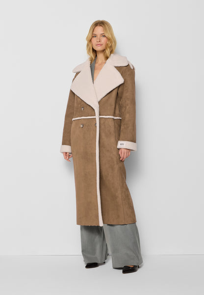 Maxi length coat MAWERA in brown.