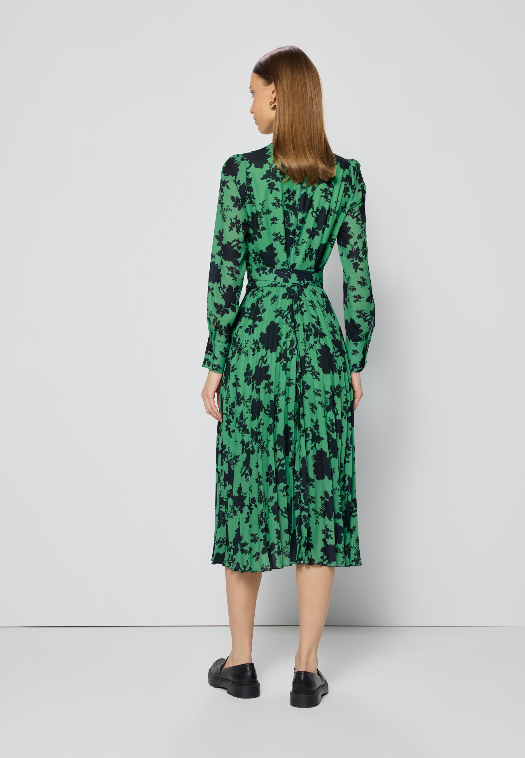 Midi floral dress with pleated bottom NYLA Bizuu Midi floral dress with pleated bottom NYLA Bizuu