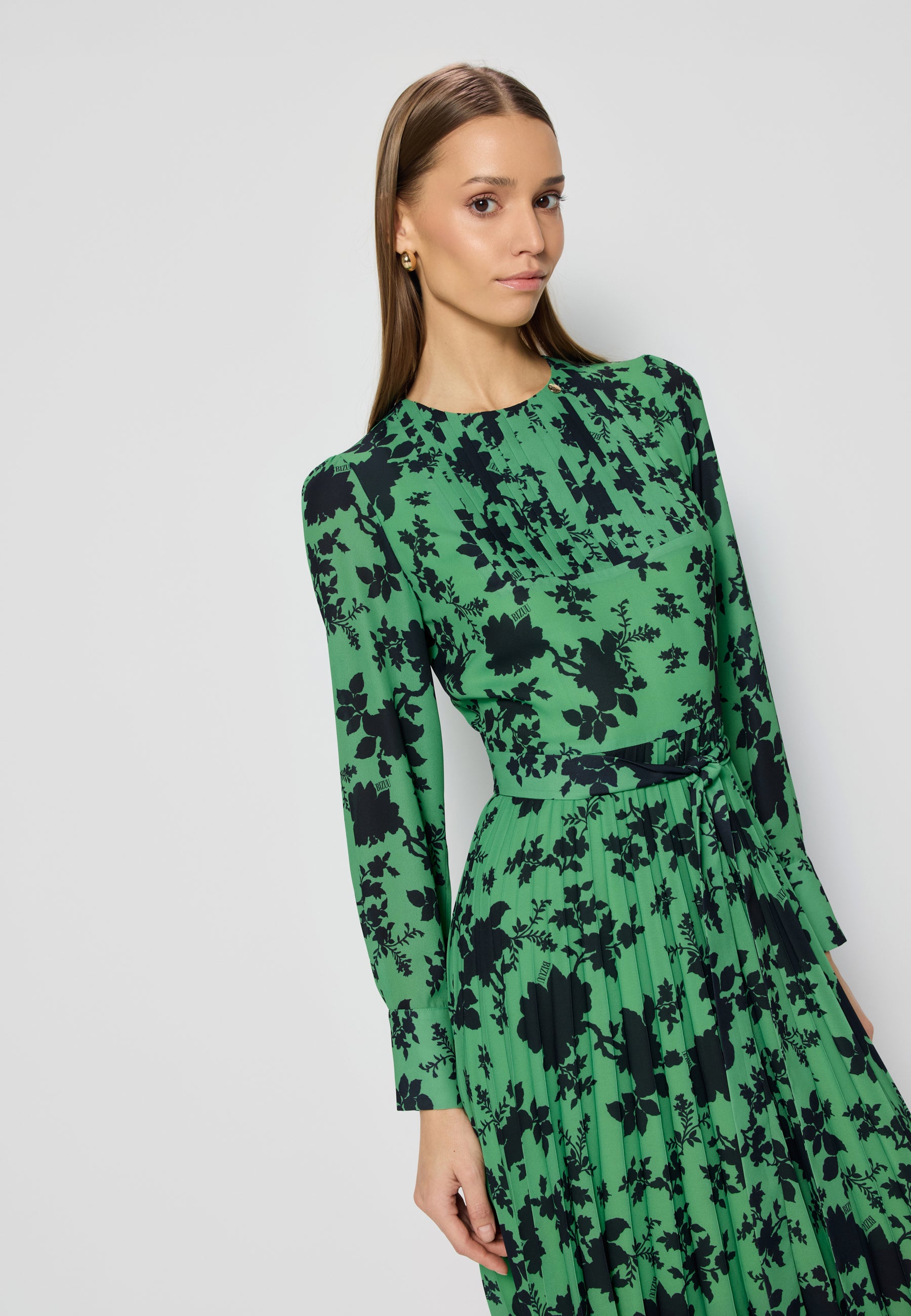 plus emerald green floral print long sleeve pleated midi dress Midi floral dress with pleated bottom NYLA Bizuu