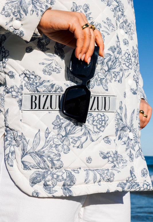 Sunglasses with black frame AVOLA