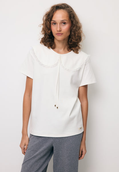 Creamy T-shirt with decorative collar CUTIE