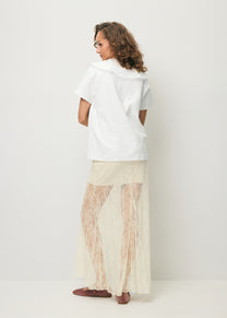 A cream FLACE lace skirt.