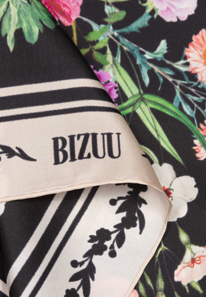 Black silk FIORIA scarf in a floral print.