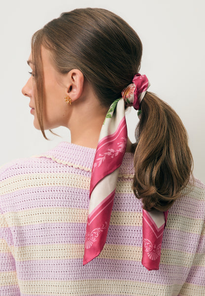 Pink silk FIORIA scarf in a floral print.