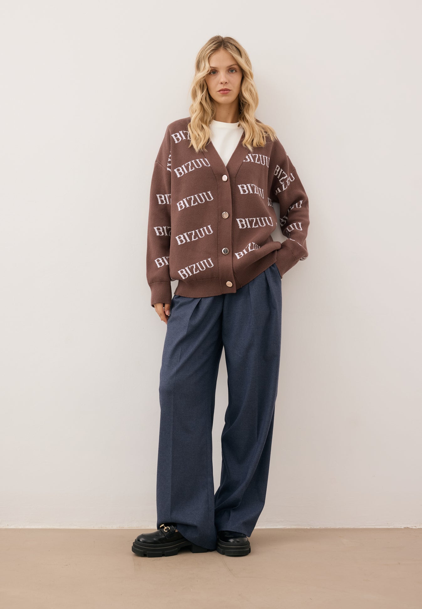 Brown oversize button-down cardigan KYLE – Bizuu
