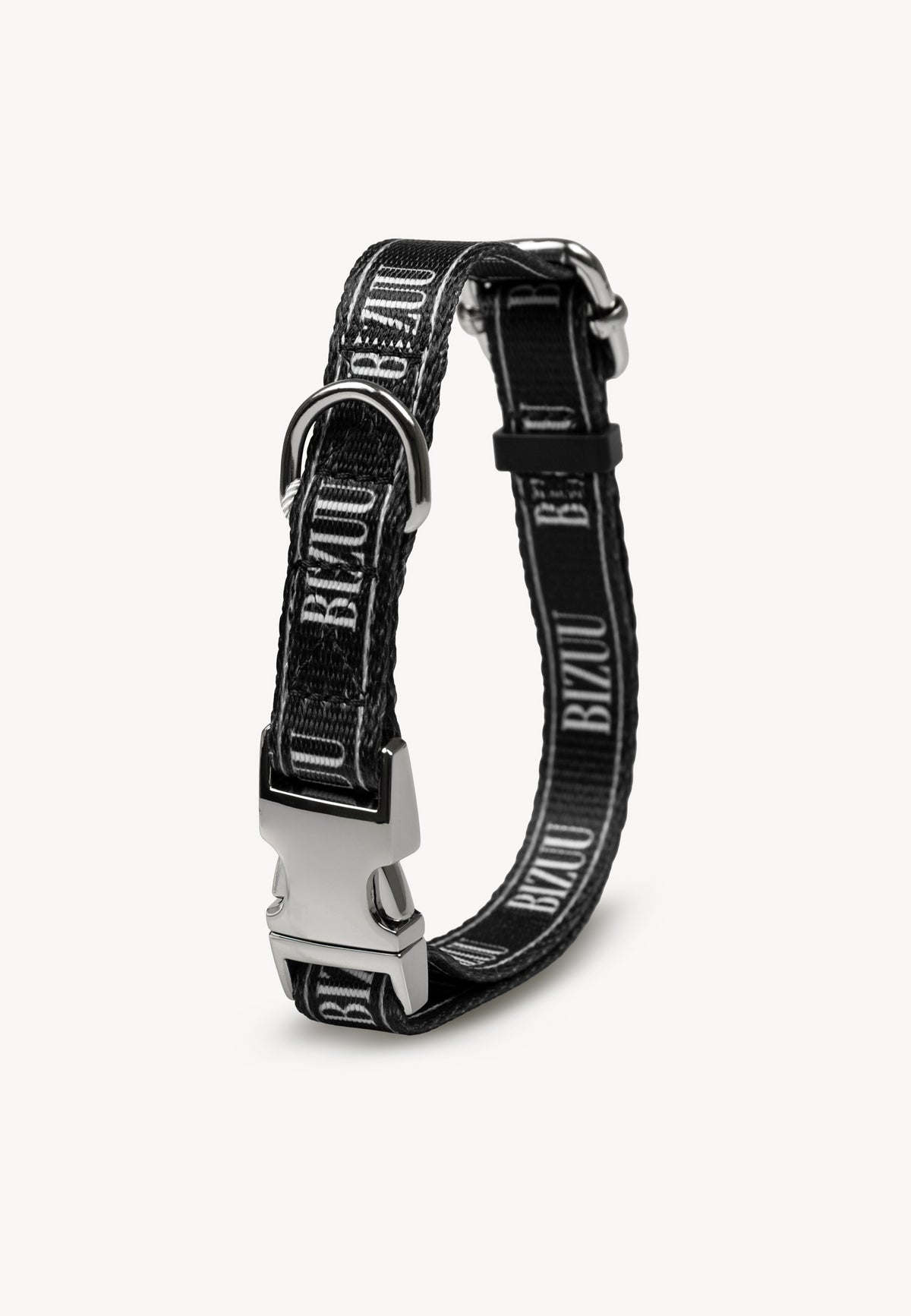 Small black collar with white Bizuu logo on white background in vertical position.