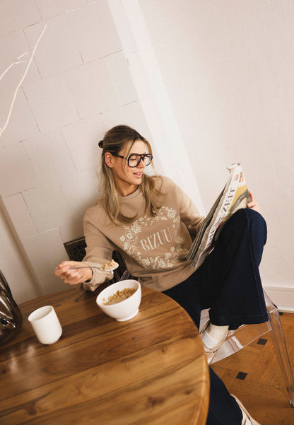 Beige oversized sweatshirt with floral appliqué ORISA