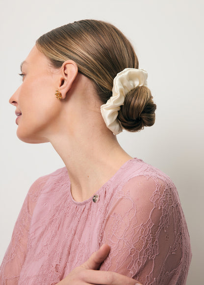Cream SERENA silk scrunchie