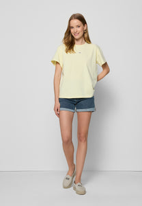 Classic yellow T-shirt with the TISHALLE logo