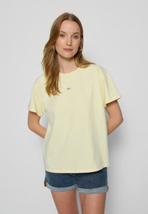 Classic yellow T-shirt with the TISHALLE logo