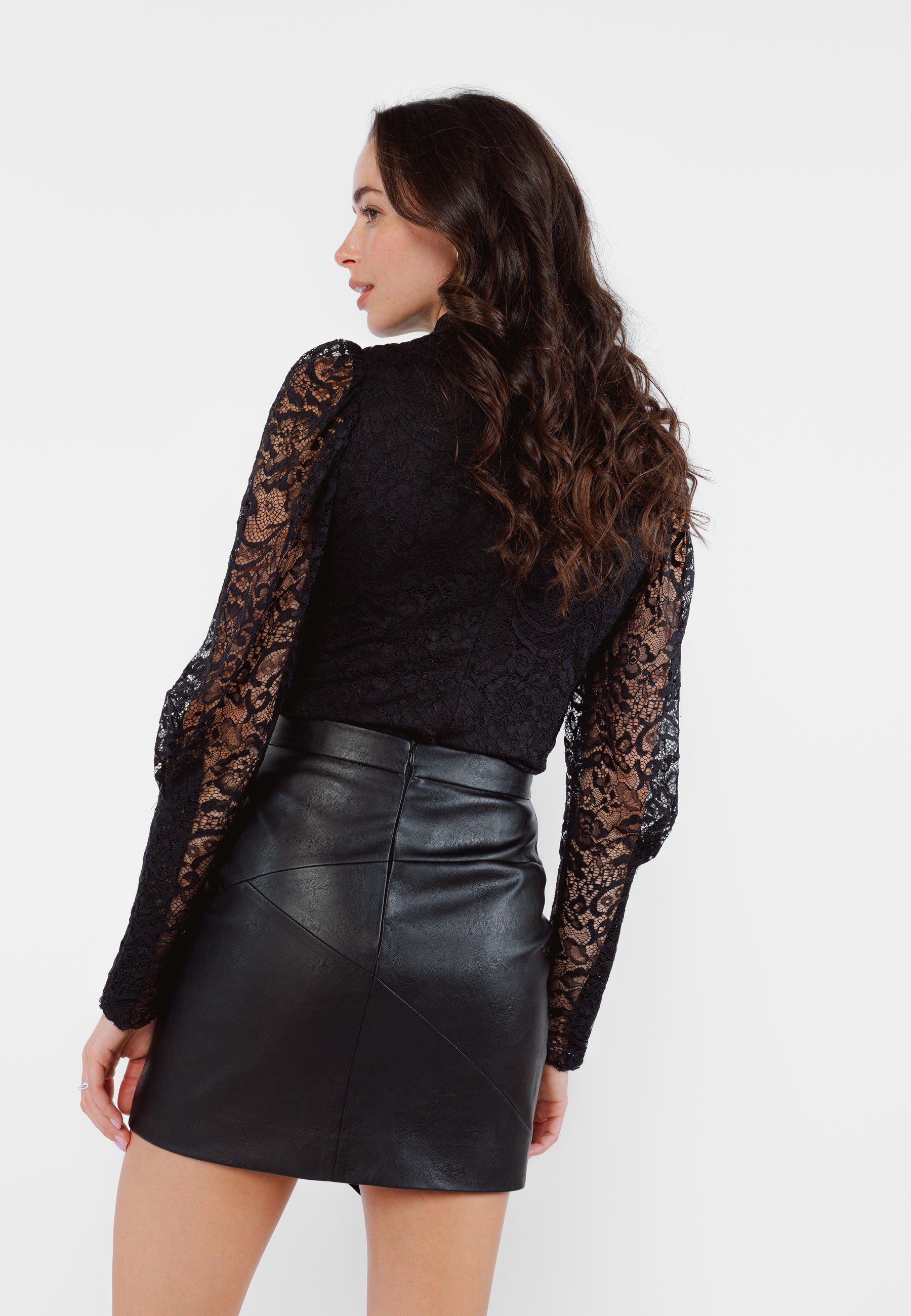 JANISON black eco-leather mini skirt – Bizuu
