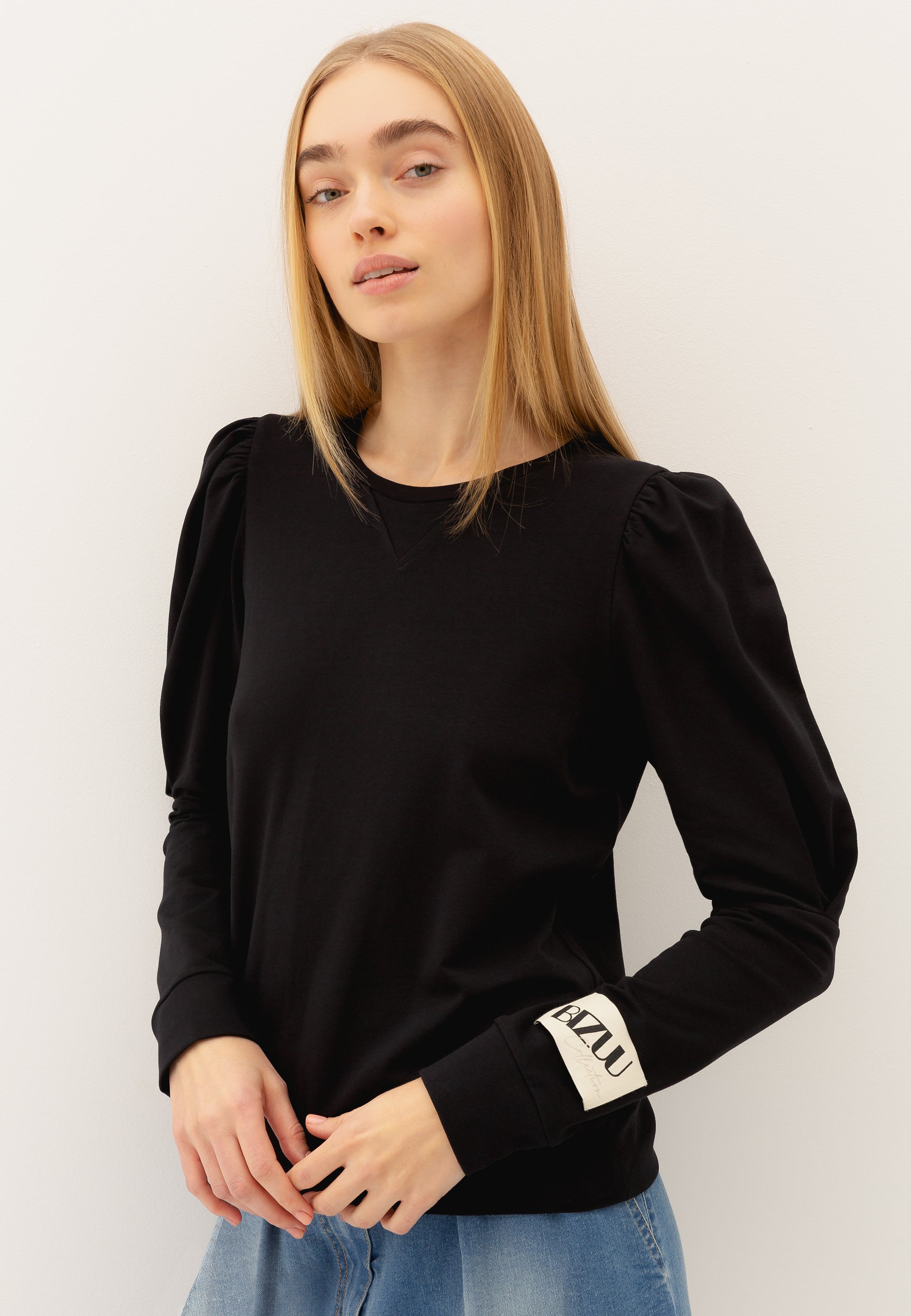 CORRIDORI black sweatshirt with puffed sleeves