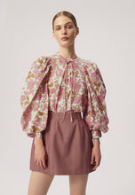 Load image into Gallery viewer, ANDRASSA LORENZI elegant blouse with puff sleeves in pink