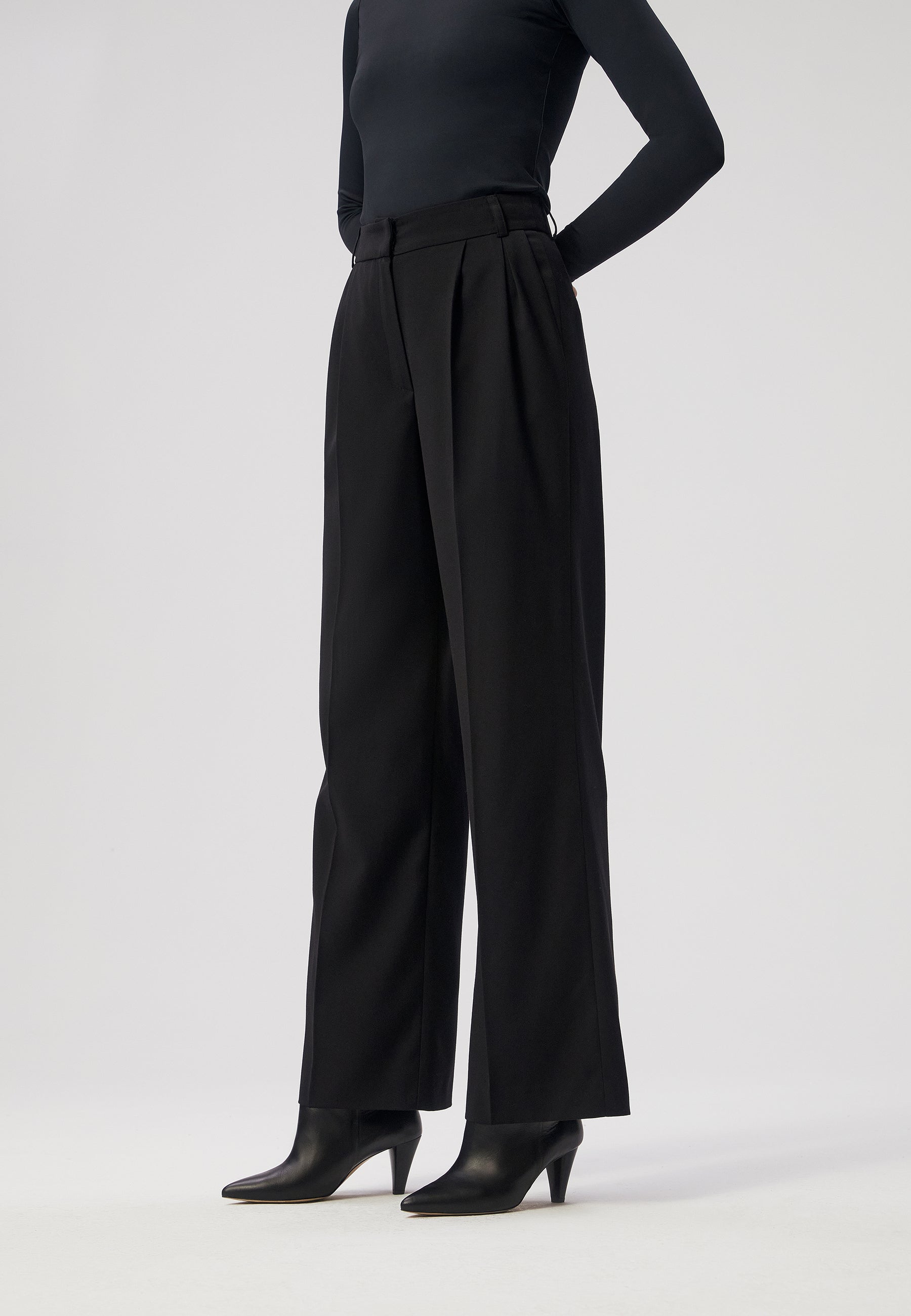 Wide-leg trousers BONNO black