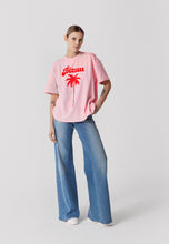 Load image into Gallery viewer, Oversized T-shirt with print and rolled cuffs PAM pink
